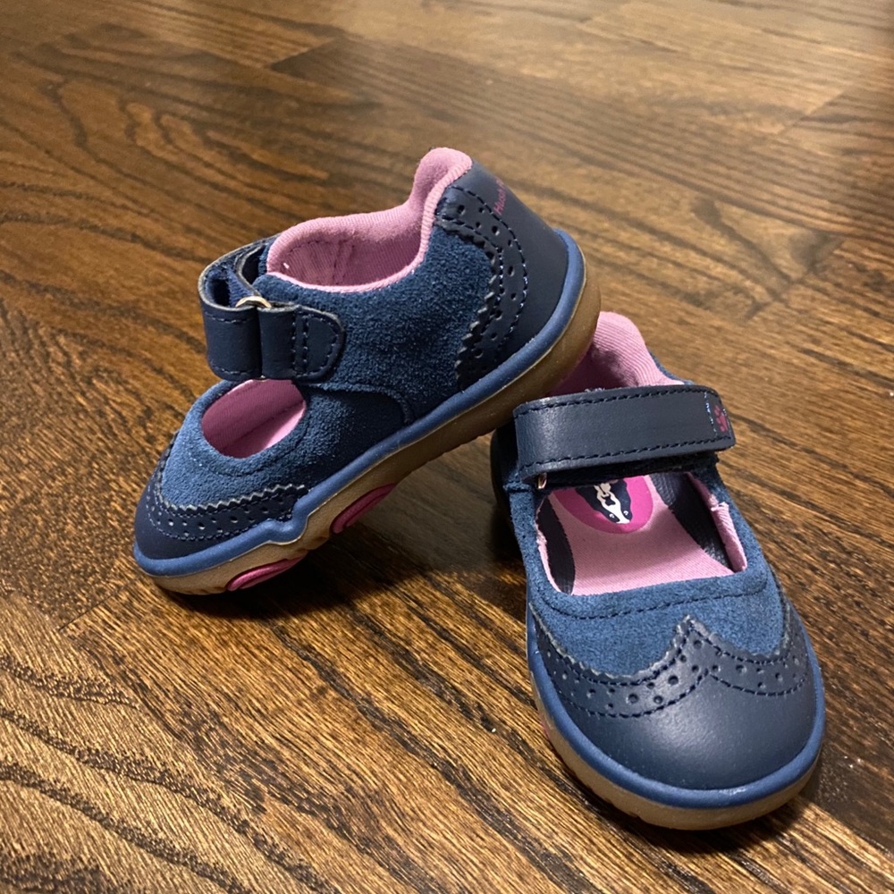 NWOT Hush Puppies Wingtip Mary Jane Toddler 5W